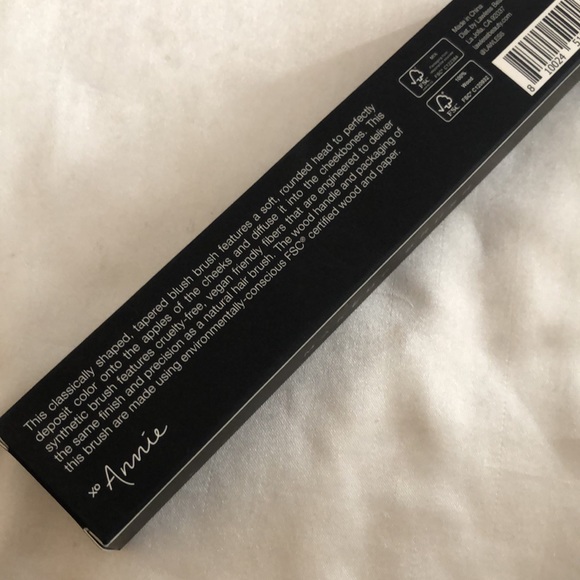 Lawless Make Me Blush Blush Brush Vegan & Cruelty Free Full Size NIB - Picture 11 of 12